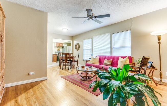 2-BEDROOM DUPLEX IN WILSHIRE TERRACE