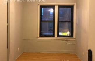 1800 S Blue Island