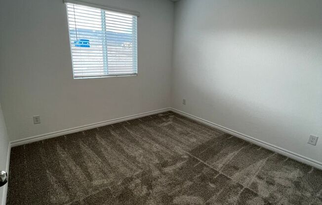 4 beds, 2.5 baths, $1,995, Unit 1