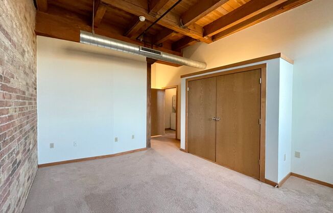 3 beds, 2 baths, 1,360 sqft, $2,800, Unit 307
