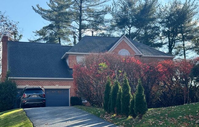 Stunning 5 BR/3.5 BA Single-Family Home in Gaithersburg!