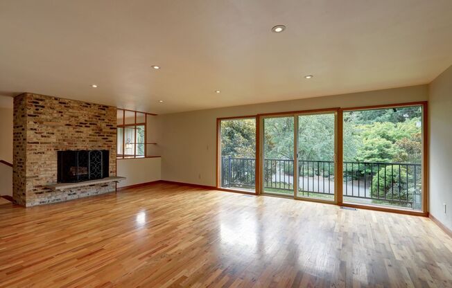Welcome Home to Your Beautiful Oasis in Enatai!