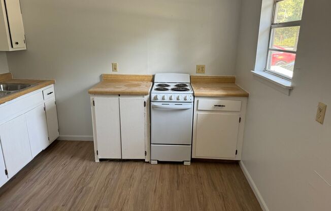 1 bed, 1 bath, 650 sqft, $495, Unit 1600 N Lane UNIT L