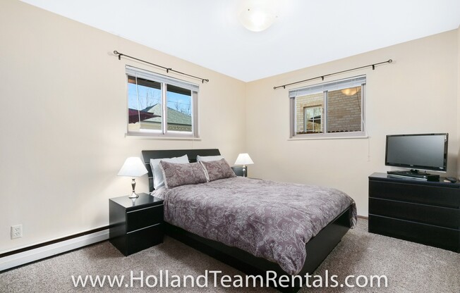 2 beds, 1 bath, $2,650