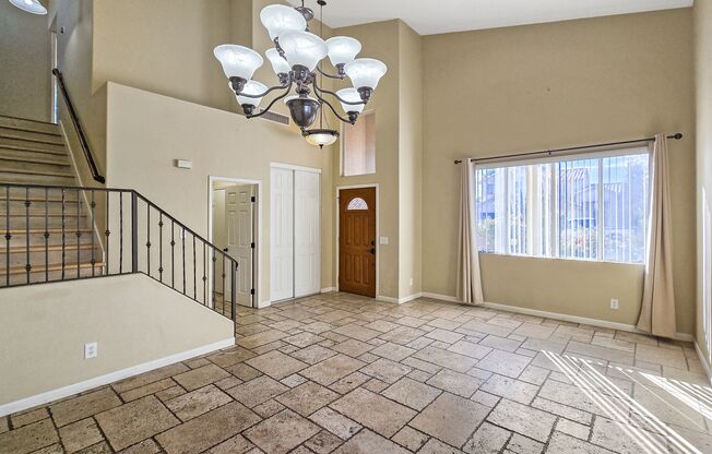 Awesome Goodyear home with SOLAR & POOL!