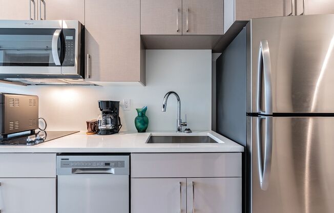1 bed, 1 bath, 411 sqft, $1,625, Unit 715