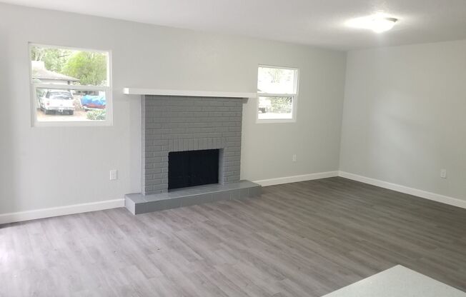 Three-Bedroom Home Near Lake Howard in Winter Haven