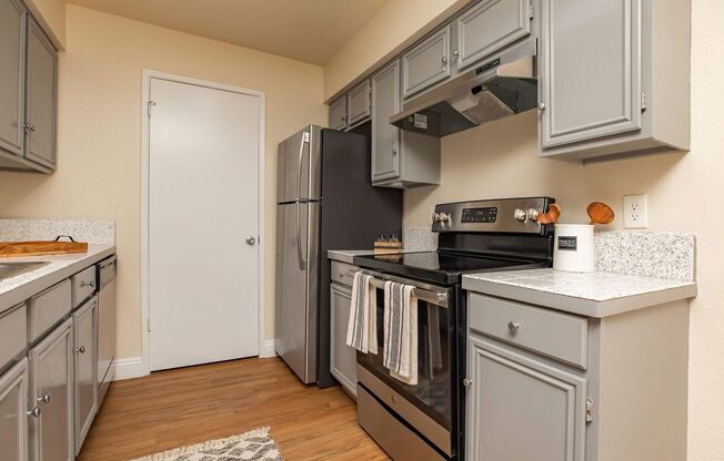 2 beds, 1 bath, 945 sqft, $1,695, Unit 73158