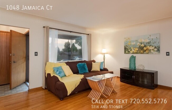 1048 JAMAICA CT