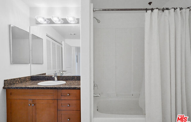 3 beds, 2 baths, 1,213 sqft, $3,600, Unit 209