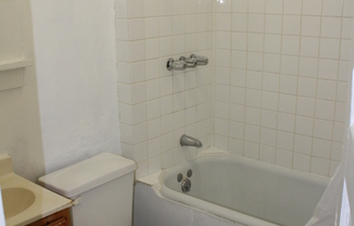 Studio, 1 bath, 320 sqft, $1,145, Unit 203