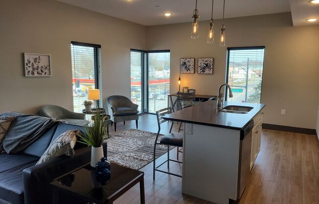 1 bed, 1 bath, 780 sqft, $1,675, Unit 520-210