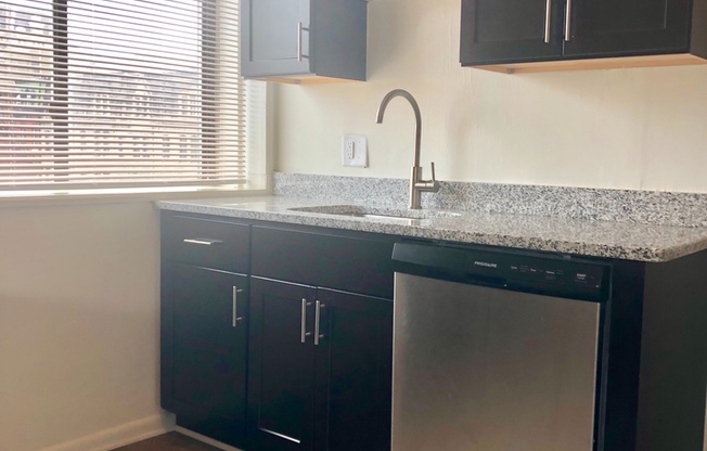3 beds, 1 bath, 1,225 sqft, $2,299, Unit 1301-43