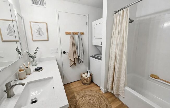2 beds, 1 bath, 950 sqft, $1,799, Unit 109