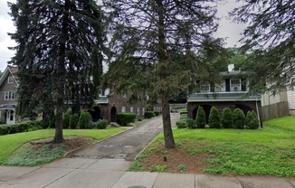 5255 Forbes Ave