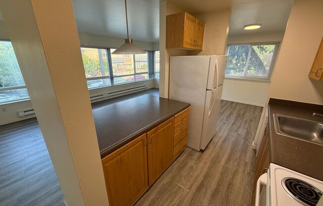 2 beds, 1 bath, 859 sqft, $2,695, Unit C-202