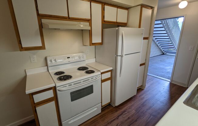 2 beds, 2 baths, 800 sqft, $1,495, Unit 4004