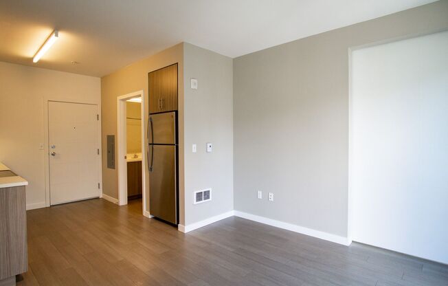 1 bed, 1 bath, $1,355, Unit 302