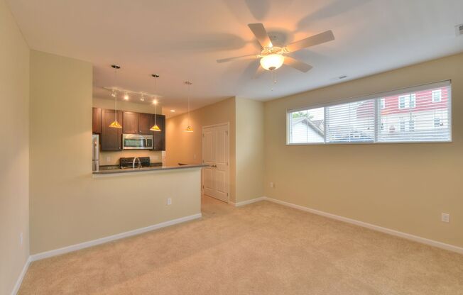 1 bed, 1 bath, 687 sqft, $1,425, Unit 1407.5CH