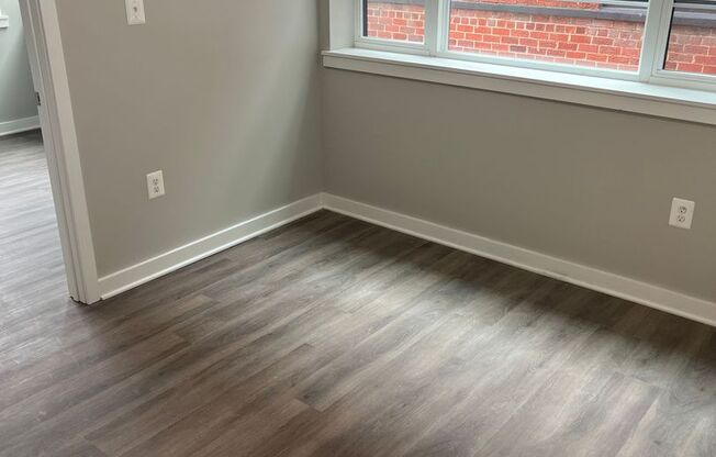 2 beds, 1 bath, 701 sqft, $2,400, Unit 622 Girard St Unit 201