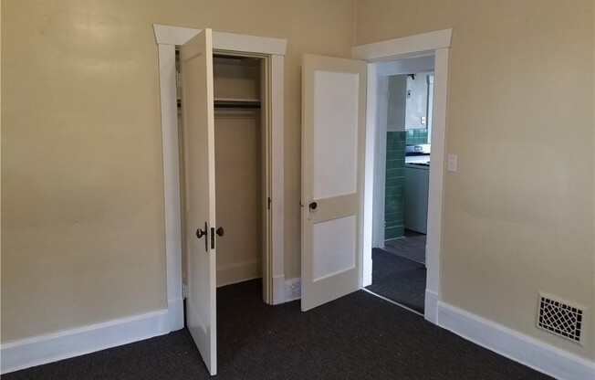 433 FERNDALE AVE