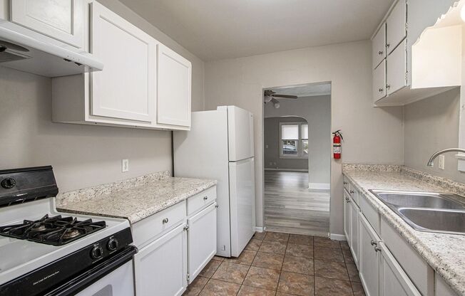 3 beds, 1 bath, $1,399