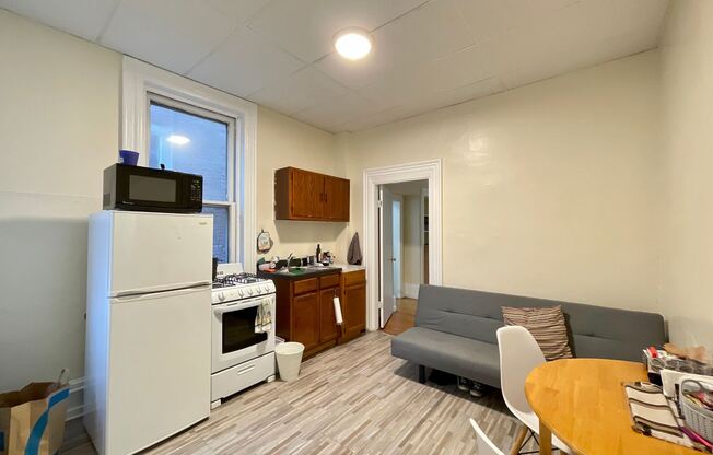 2221 Spring Garden Street Unit 2F