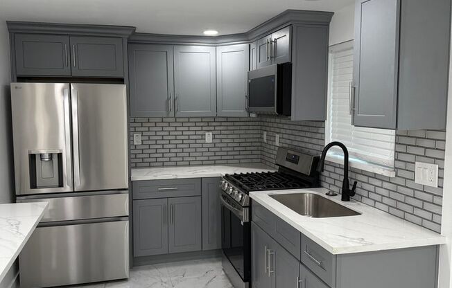 Cozy & Modern Newly built  SFR ADU in Garden Grove!
