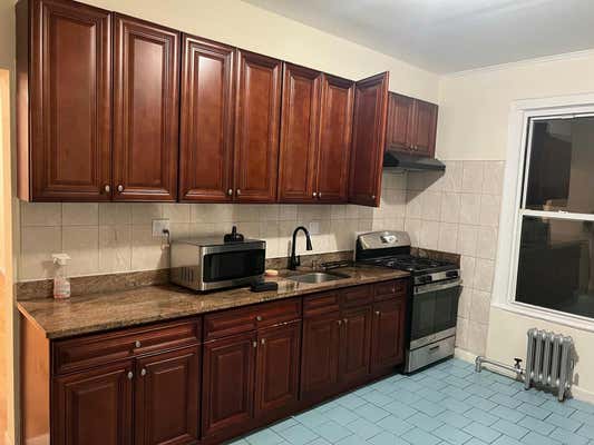 3 beds, 1 bath, 1,000 sqft, $2,900, Unit # 2 FLOOR