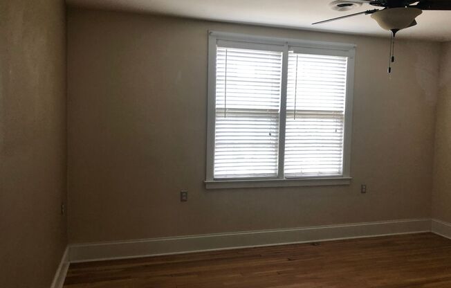 2 beds, 1 bath, $1,250, Unit Apt F8