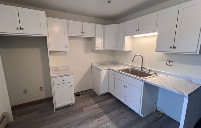 1 bed, 1 bath, $1,495, Unit 712 Apt H