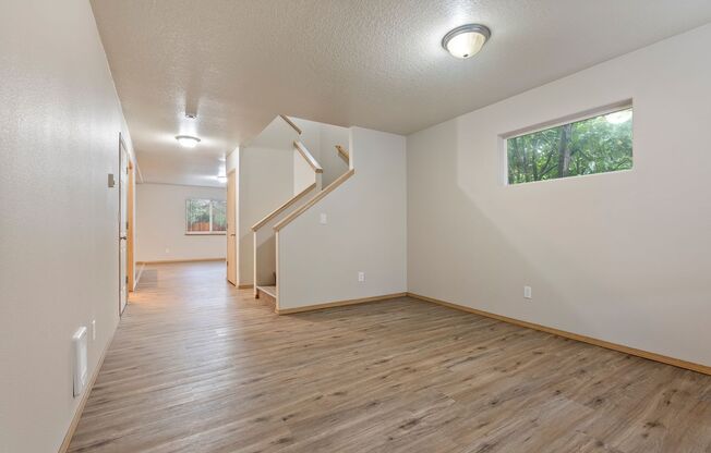 Beautiful 4bed/2.5bath - 1/2 OFF First months rent!