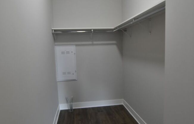 1 bed, 1 bath, 642 sqft, $3,300, Unit 3833-315