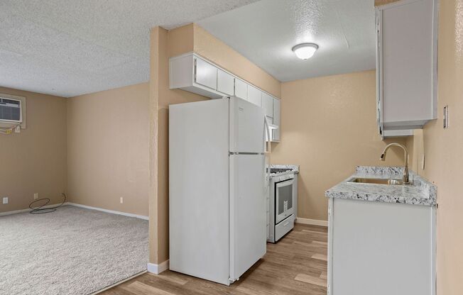 2 beds, 1 bath, 824 sqft, $1,545, Unit 14