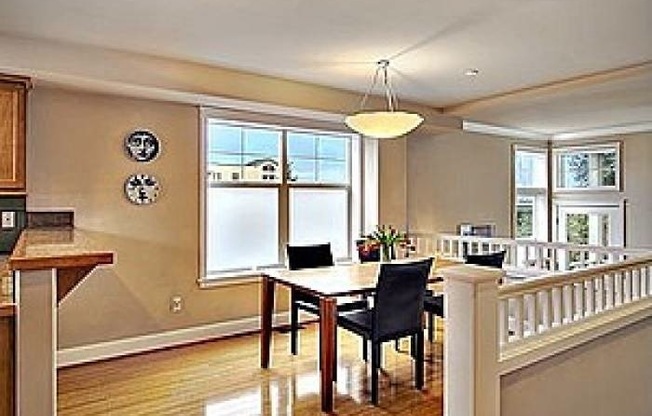 2 Bedroom 2 1/2 Bath Cap Hill Townhouse