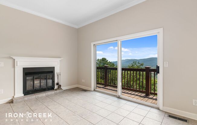 Two-bedroom Condo with Mountain Views near Downtown Asheville