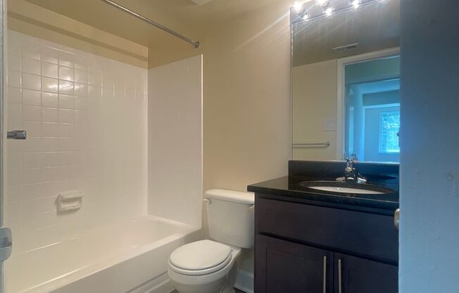 2 beds, 2 baths, 1,000 sqft, $1,975, Unit 14225 #102