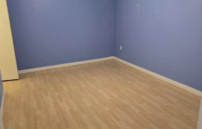 2 beds, 1 bath, 810 sqft, $3,000, Unit T35