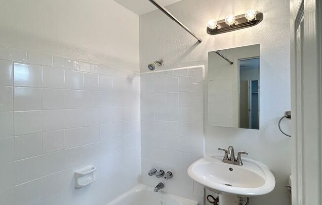 1 bed, 1 bath, $750, Unit SC533