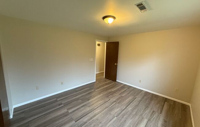 2 beds, 1 bath, $1,195