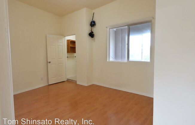 1402 Lusitana Street
