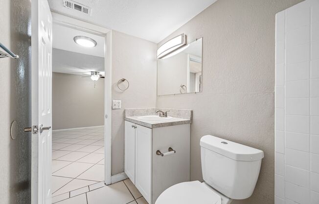 2 beds, 1 bath, 850 sqft, $1,680, Unit C112
