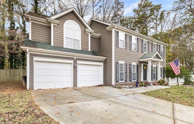 Charming 4-Bed Home in Sought-After Brightmoor, Matthews – Spacious, Sunlit, and Ready for You!