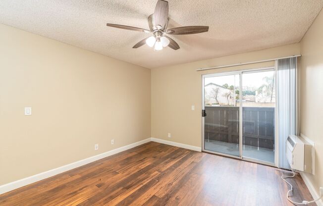 1 bed, 1 bath, 555 sqft, $1,795, Unit 36