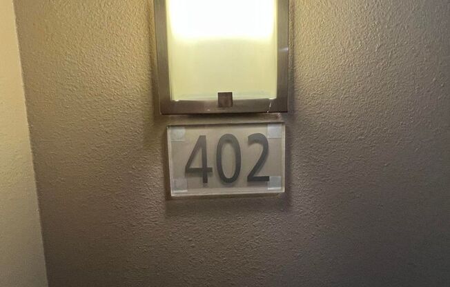 2 beds, 2 baths, 1,155 sqft, $1,395, Unit 39 E Agate Ave #402