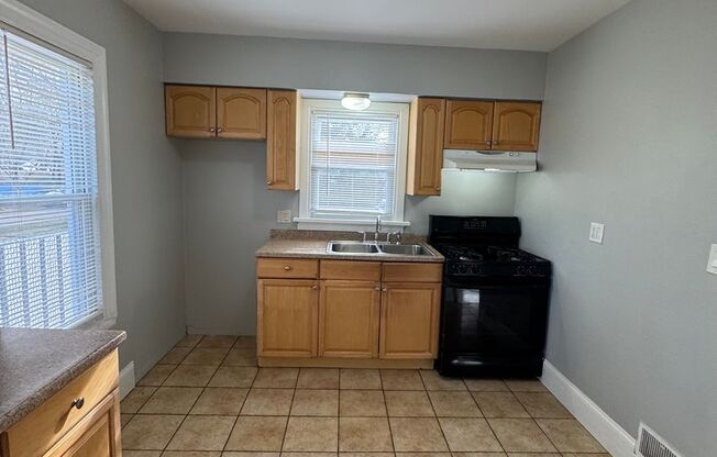 3 beds, 1 bath, $1,600