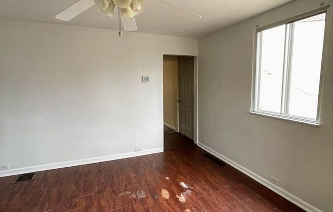 2 bed 1 bath - Greenfield, nice location, laundry included