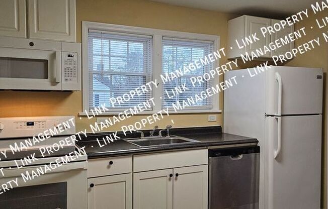 129 N MOORE RD