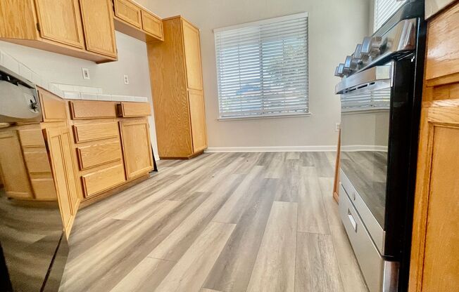 Move in ready 3bed / 2bath ! Don't miss this incredible opportunity !