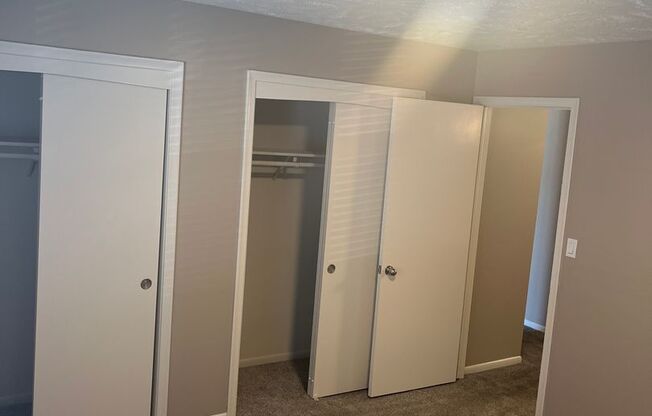 2 beds, 1 bath, 948 sqft, $1,179, Unit 032
